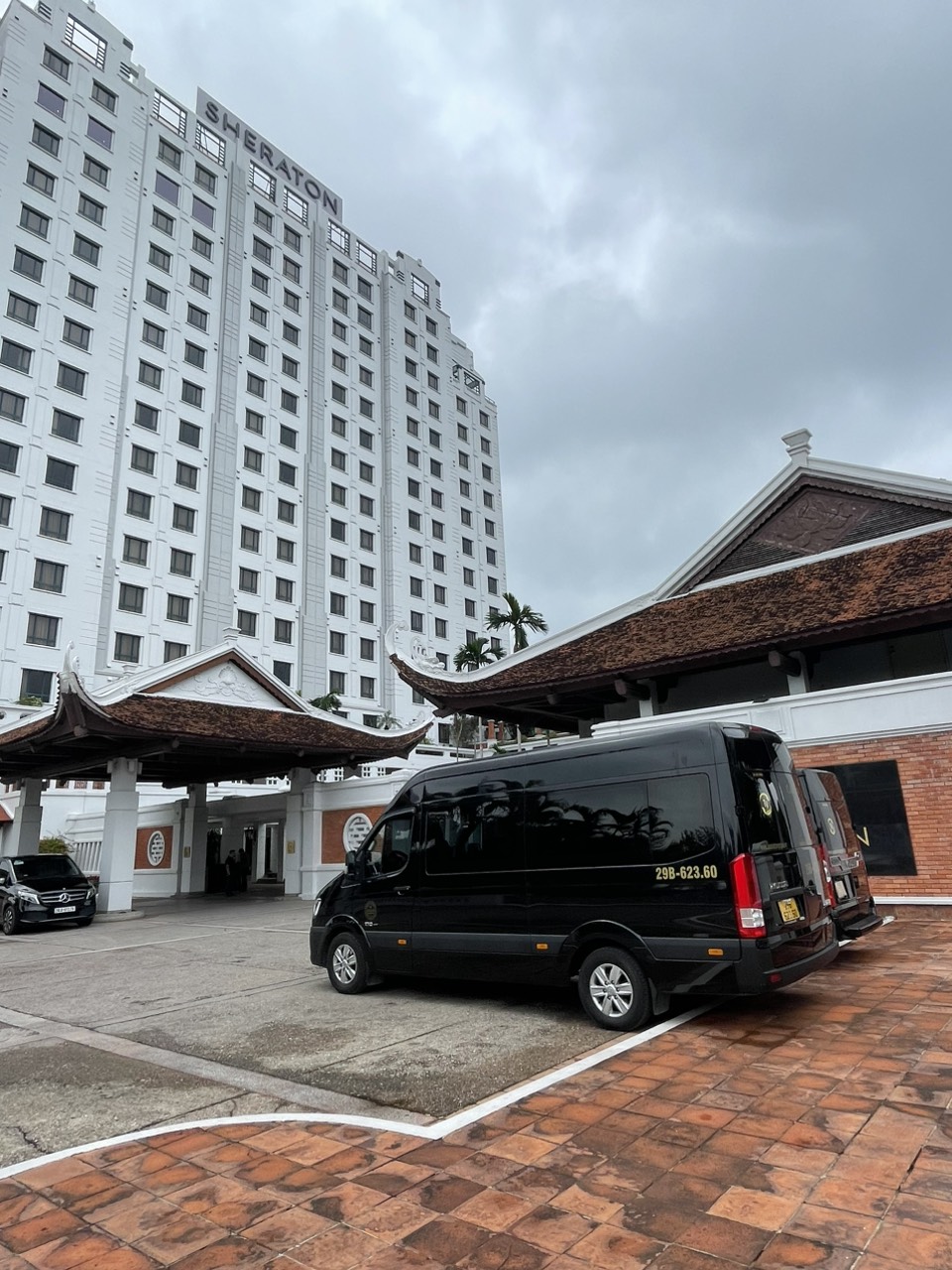 Vì sao nên thuê xe limousine 9 chỗ tại Asia Trang Ngân?